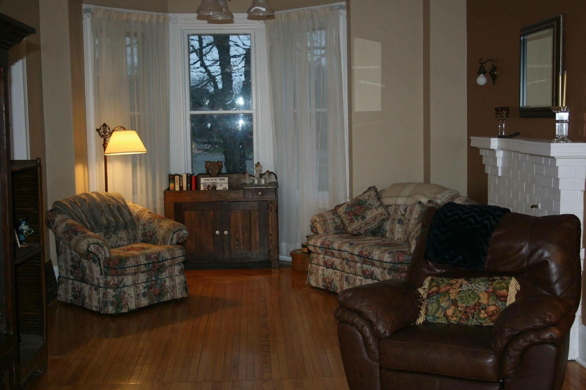 Sackville Bed And Breakfast ภายนอก รูปภาพ