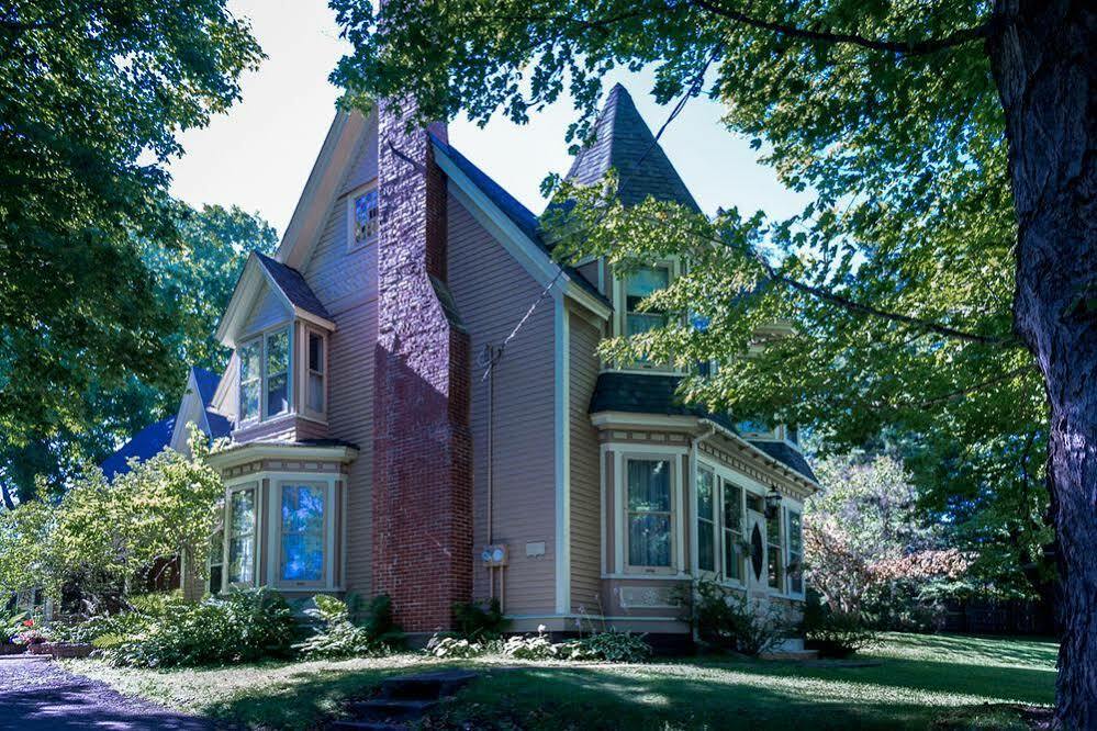 Sackville Bed And Breakfast ภายนอก รูปภาพ