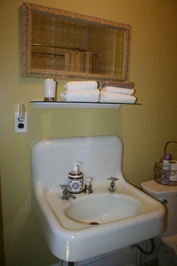 Sackville Bed And Breakfast ภายนอก รูปภาพ