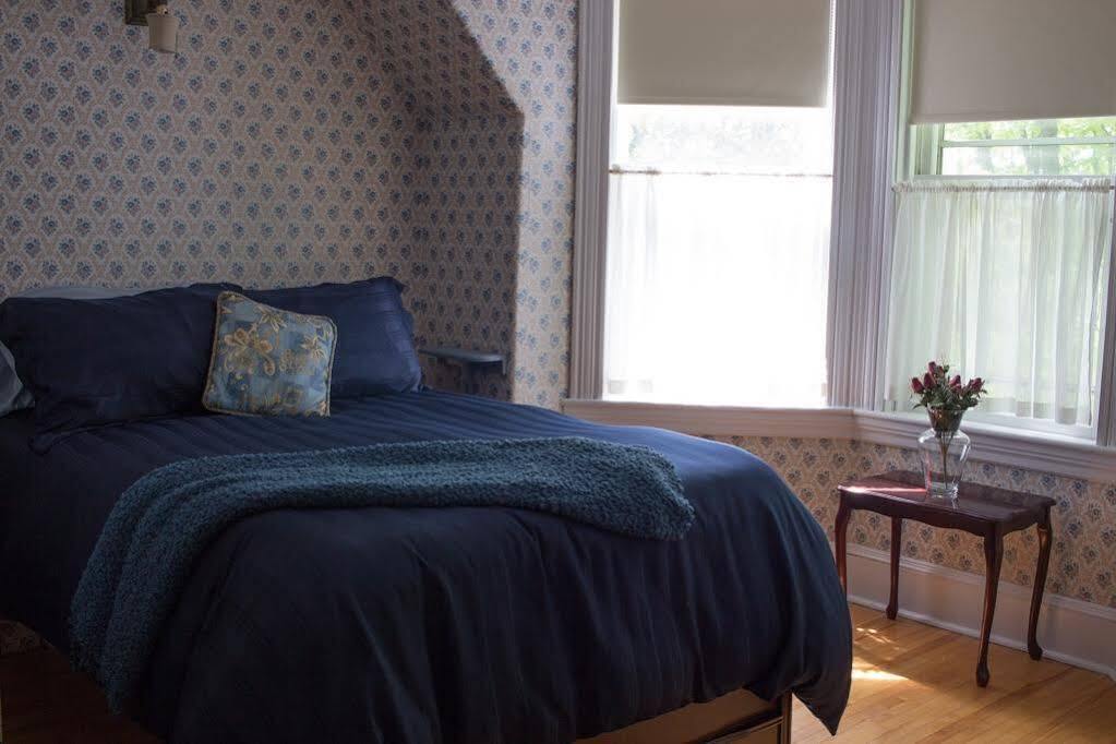 Sackville Bed And Breakfast ภายนอก รูปภาพ